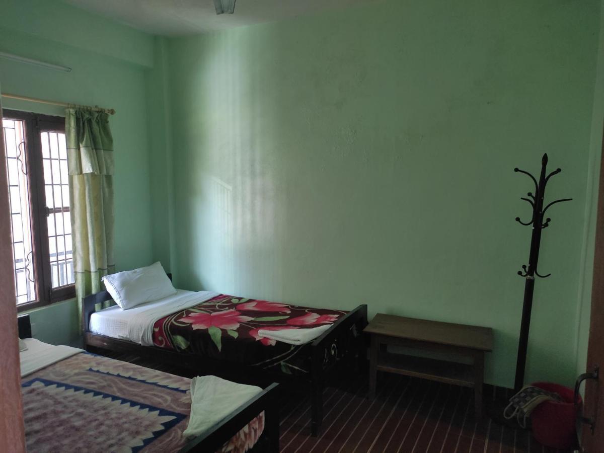 Harry Guest House & Restaurant بوكْرا المظهر الخارجي الصورة