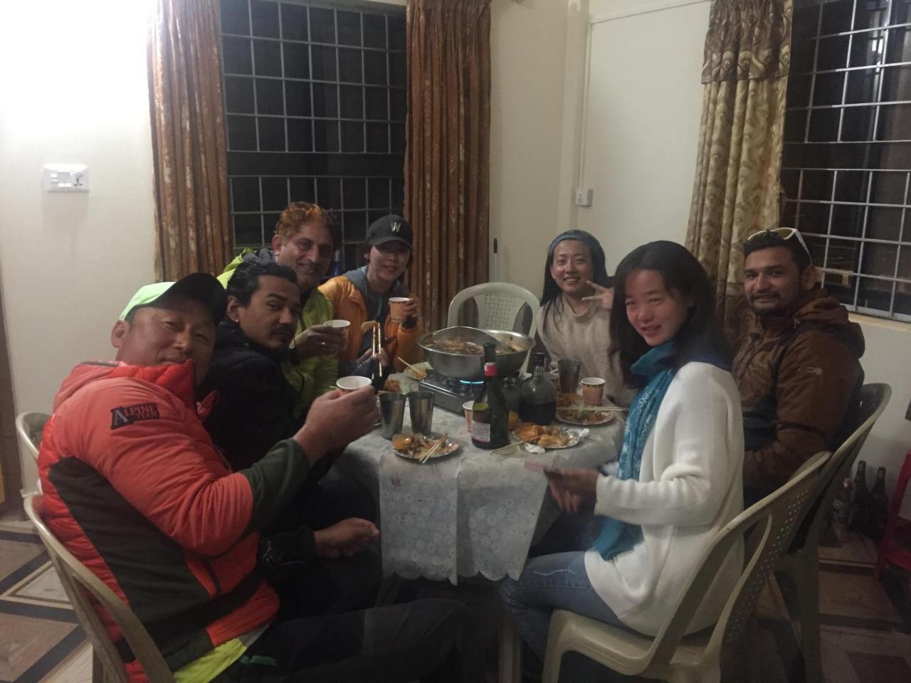 Harry Guest House & Restaurant بوكْرا المظهر الخارجي الصورة