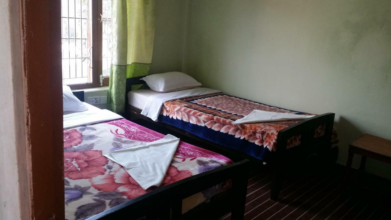 Harry Guest House & Restaurant بوكْرا المظهر الخارجي الصورة