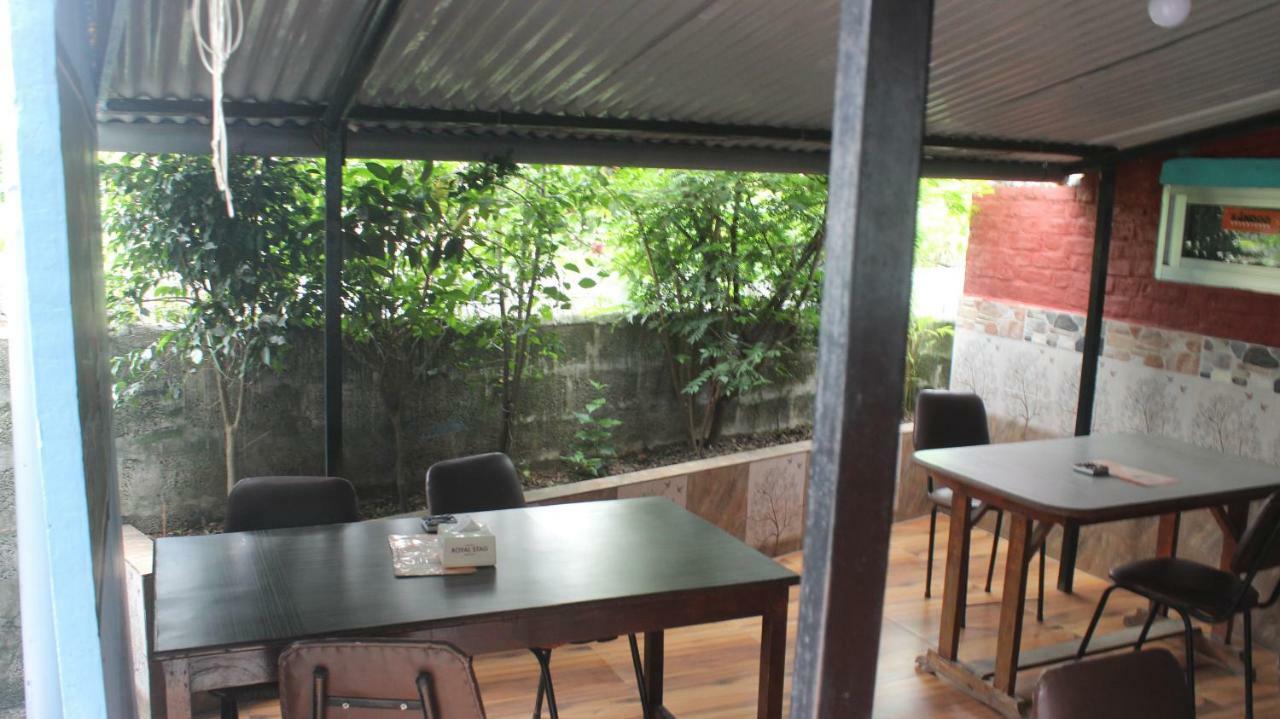 Harry Guest House & Restaurant بوكْرا المظهر الخارجي الصورة